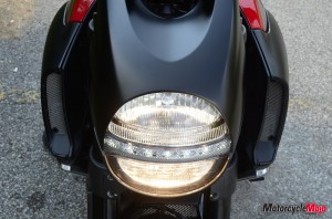 front view of the headlight on the Ducati Diavel Carbon