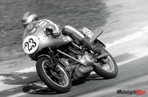 Riding a 750SS Brands Hatch in 1975